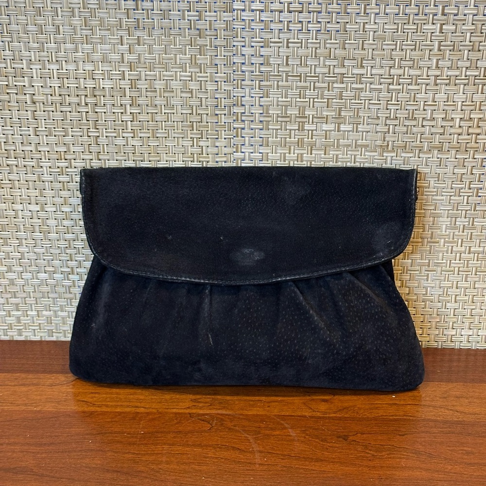 🌟HP🌟VTG 1980s Black Suede Large Gathered Flap Top Clutch Italy